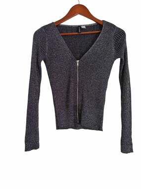 3 for $25 SALE 😎 H&M Divided Silver Metallic Sparkly Ribbed Zip Front Cardigan